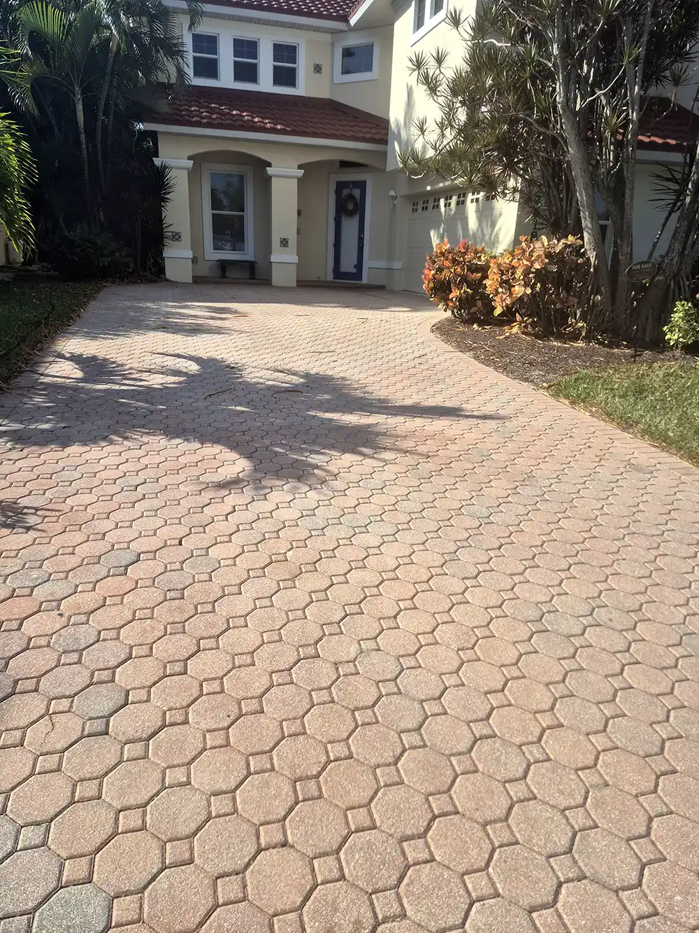 Pavers Pressure Washed Cleaned Sealed Lakewood Ranch Wellen Park