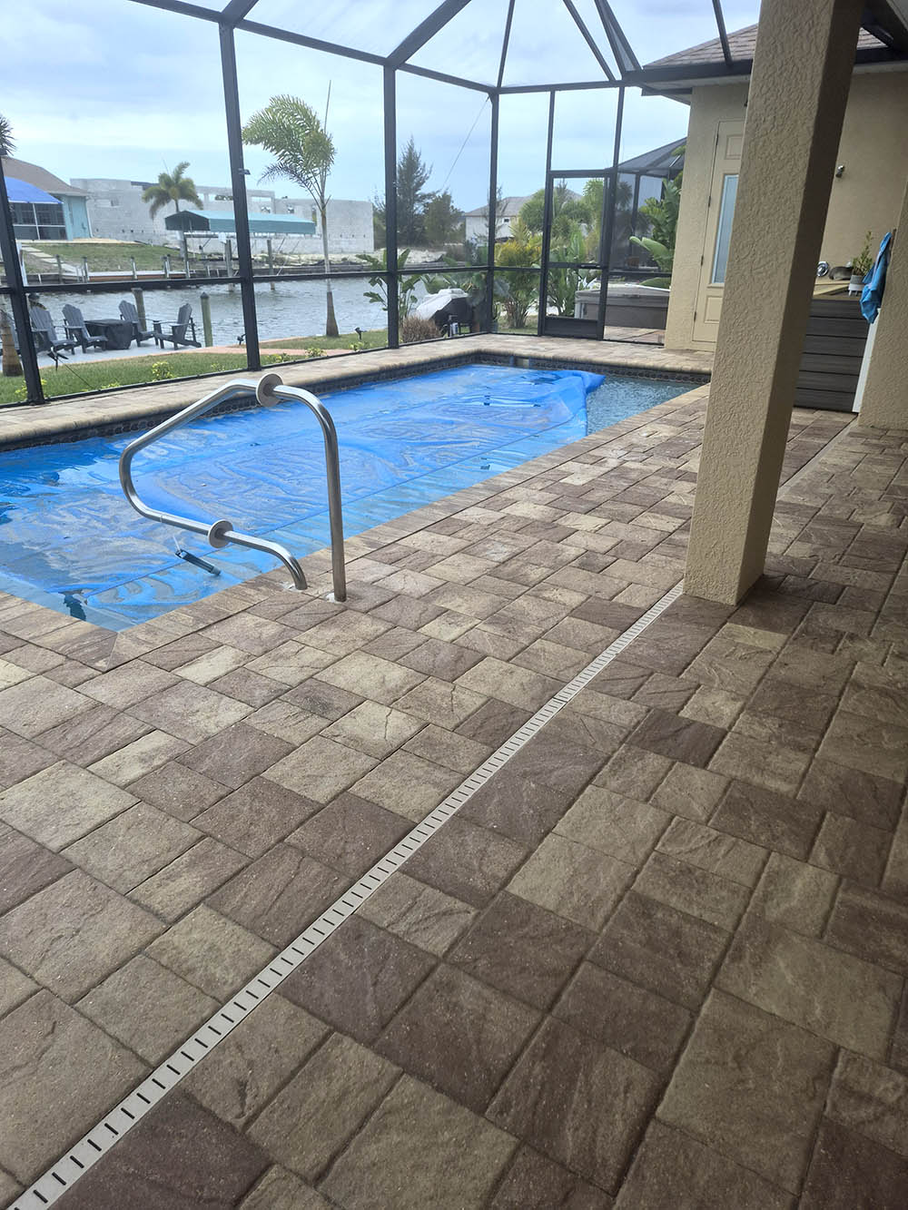 Pool Pavers Pressure Washed Pool Cage Cleaned Pool Pavers Pressure Washed Pool Cage Cleaned